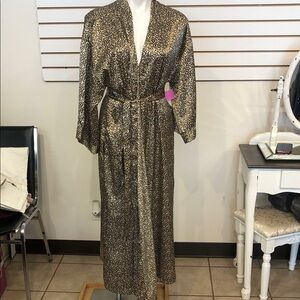 Inner Most Elegant Leopard Print Women's Robe